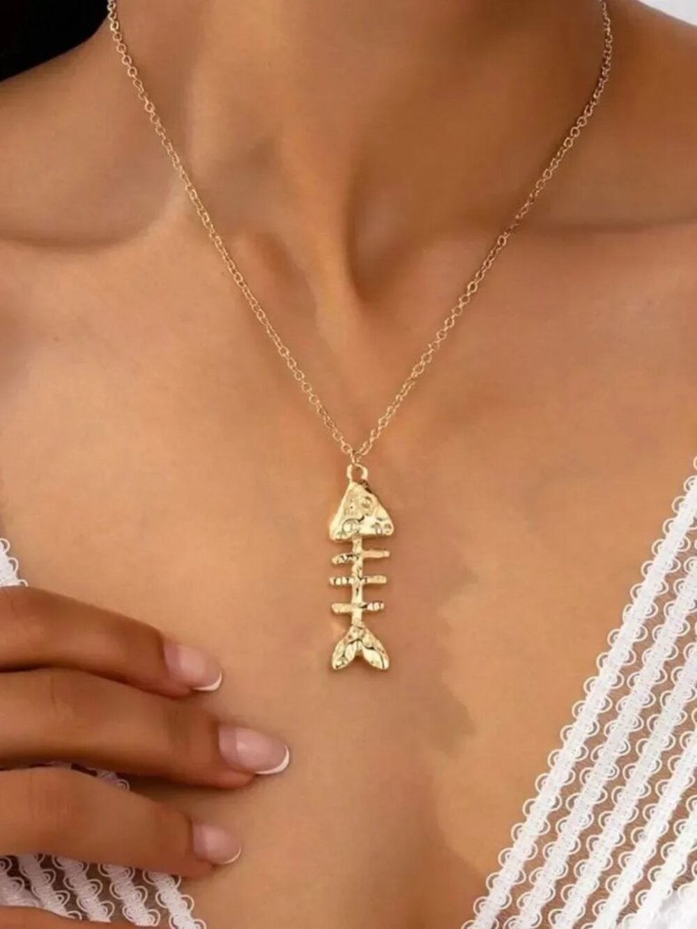 Gold Fishbone Pendant Necklace - Women Jewelry R 520